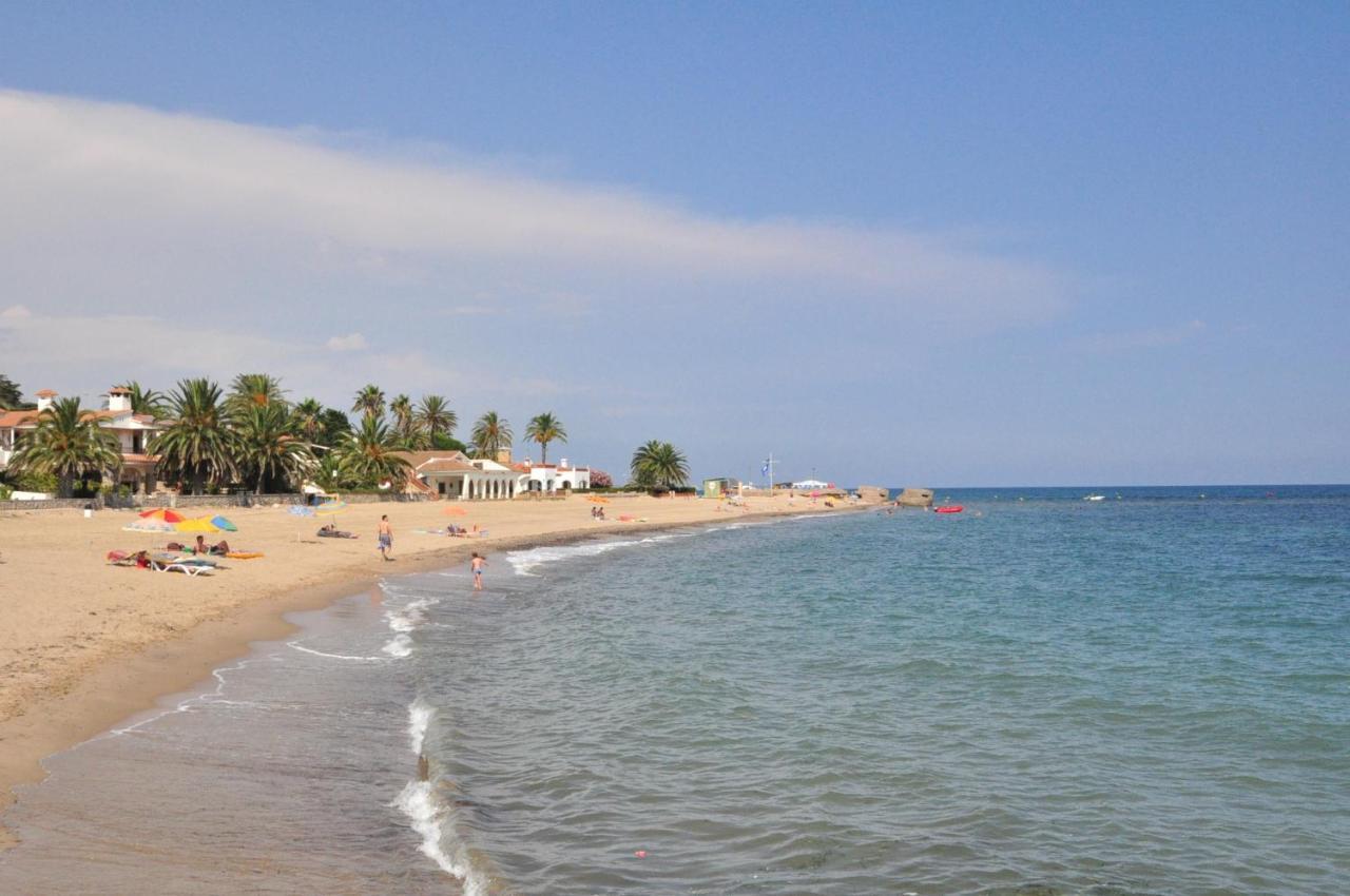 Litoral Costa Dorada - Las Palmeras Only Families Cambrils Exterior photo