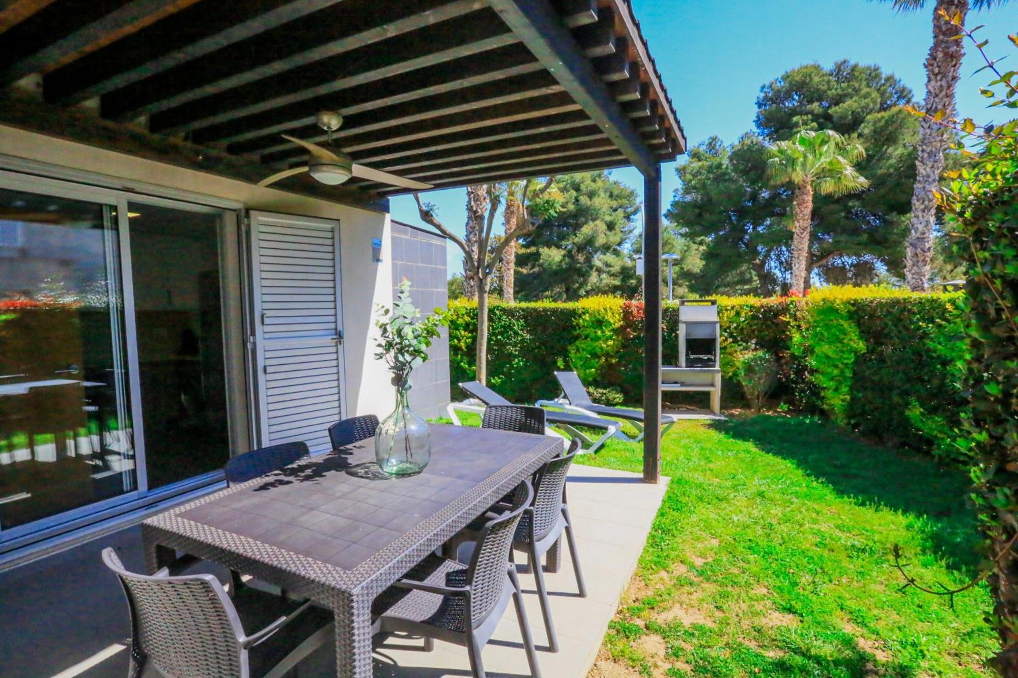 Litoral Costa Dorada - Las Palmeras Only Families Cambrils Exterior photo